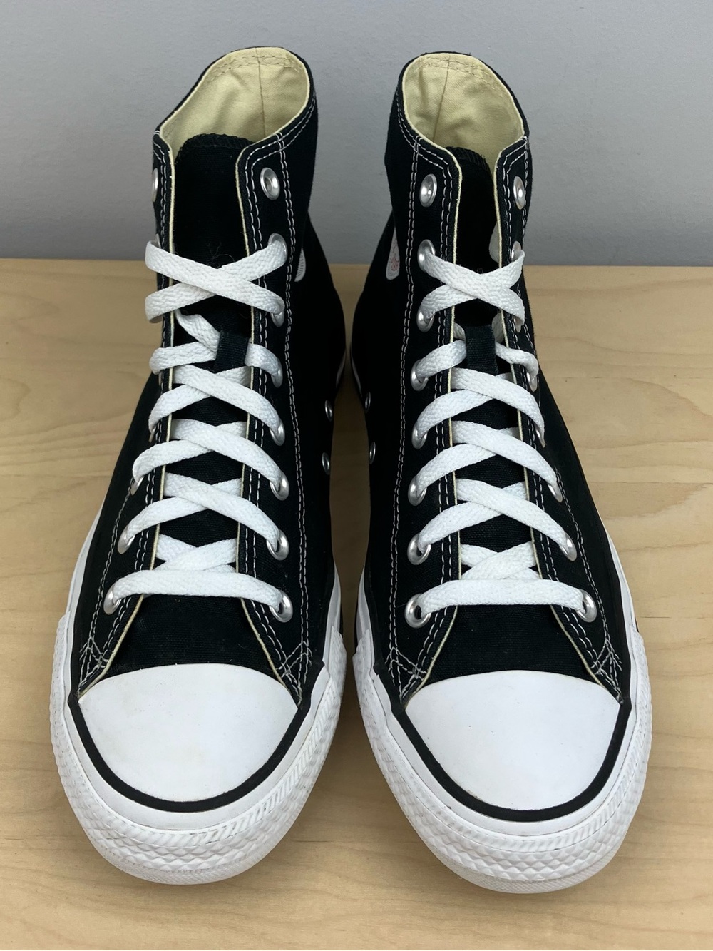 Converse Men’s Size 9.5 All Star Chuck Taylor Hi Top Black & White Shoes - Picture 4 of 10
